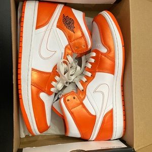 Air Jordan 1 Mid SE Electro Orange/Black-White. Womens size 8